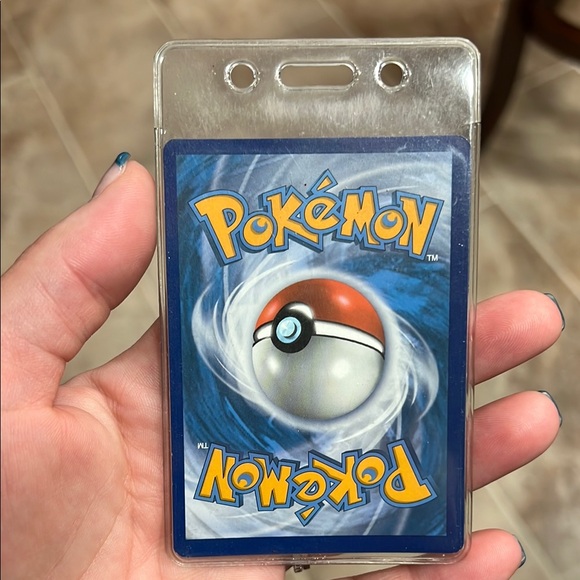 Pikachu Pokémon Card - Picture 2 of 2